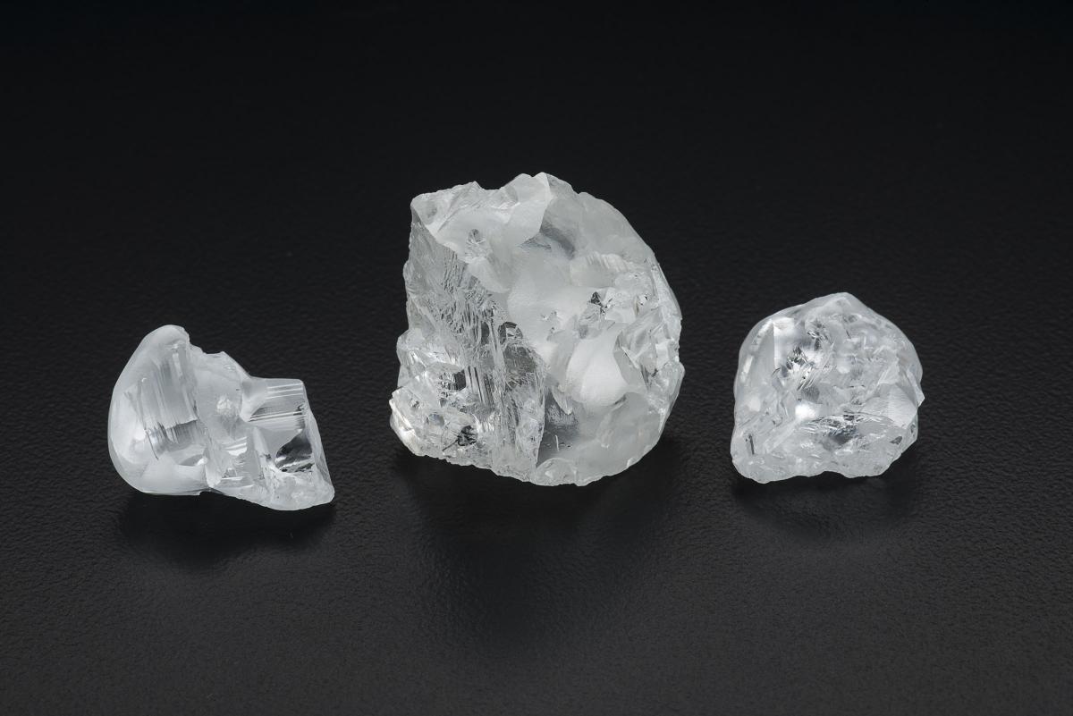 Deep diamonds contain evidence of deepEarth recycling processes